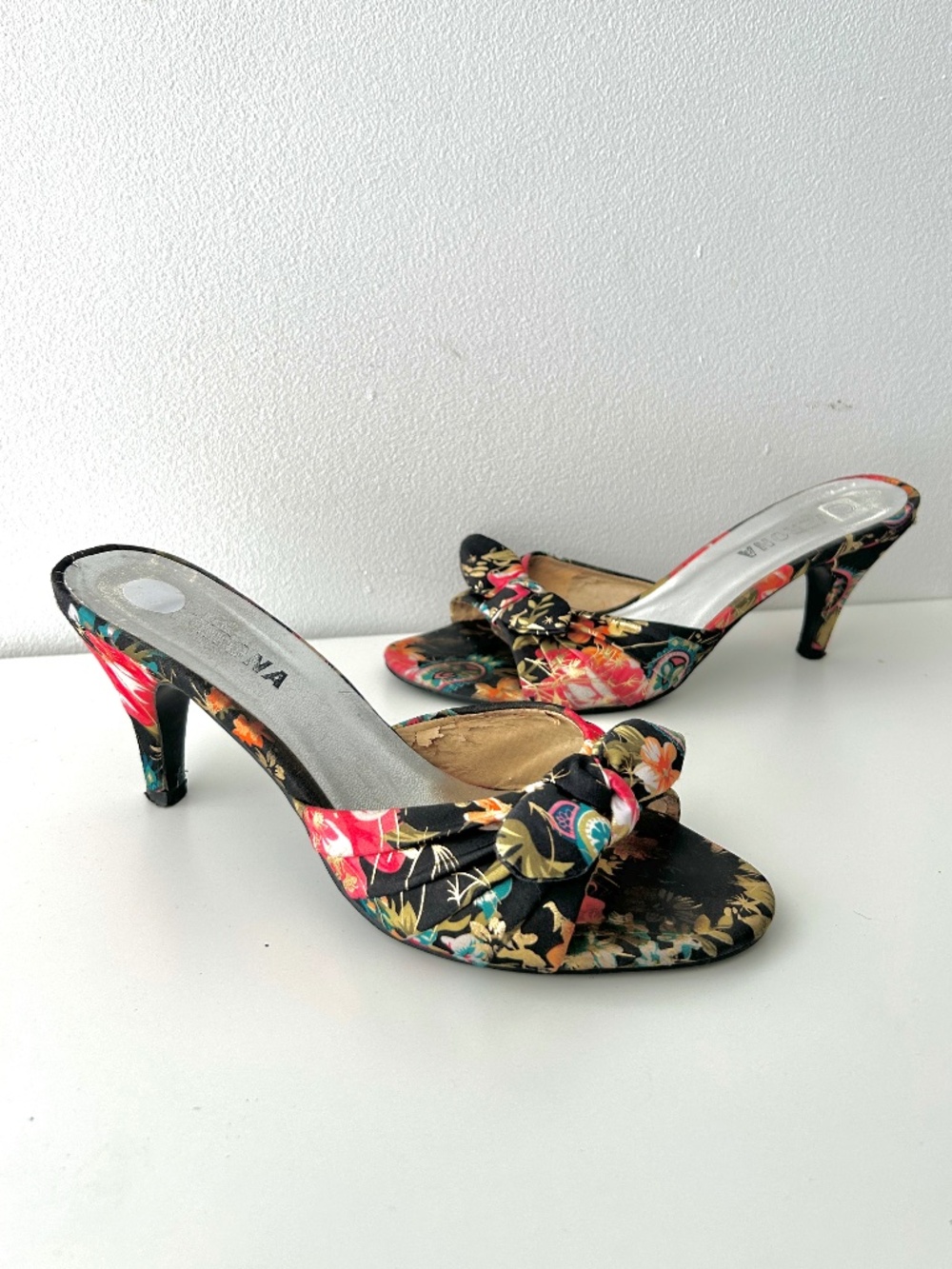 Vintage Kitten Heel Sandals | Floral Pattern